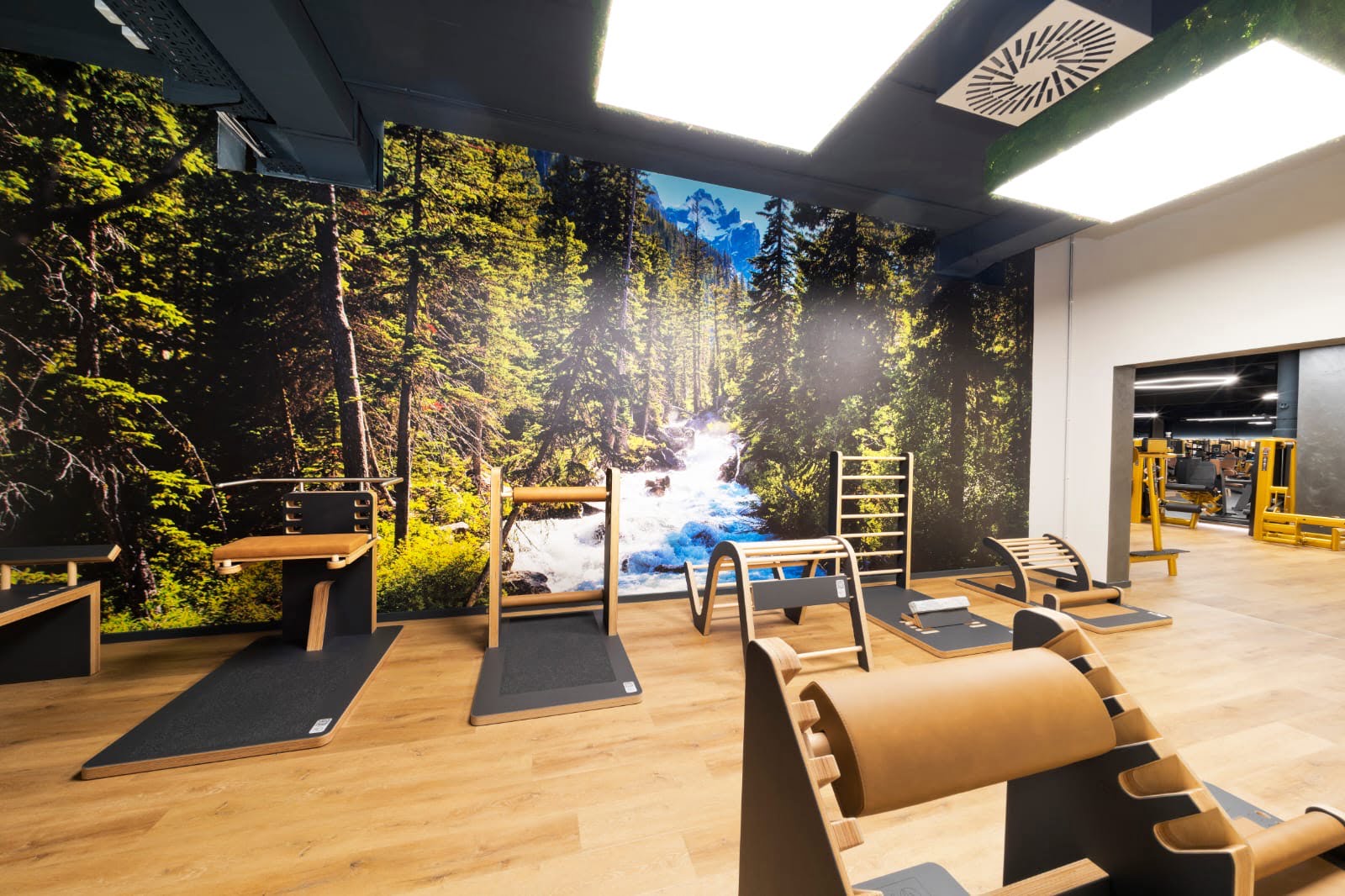 Happy Fit Premium Konstanz Trainingsbereich FIVE Dehn Zirkel