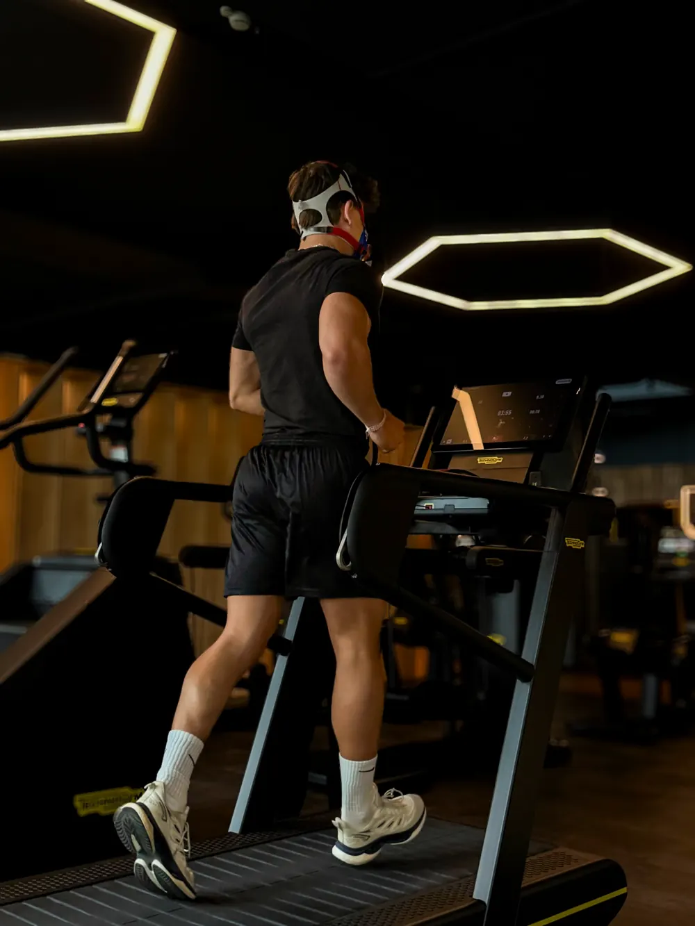uVida Atemgasanalyse auf dem Technogym Laufband im Happy Fit Premium Konstanz